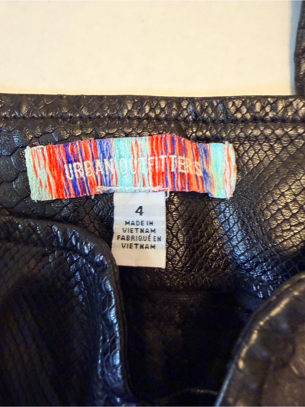 Urban Outfitters Y2K Black Alexa Faux Leather Croc-Embossed Moto Pants Size 4 - Picture 13 of 15